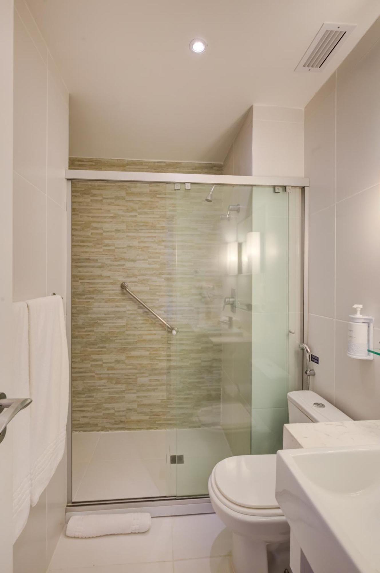 Twin Room,1550150107:JPEG